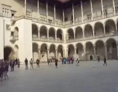 Descubre la majestuosidad de la Catedral de San Estanislao en Cracovia, Polonia: una visita imperdible