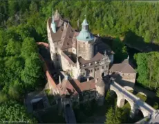 Descubre la magia del Castillo de Czocha en Polonia: Guía para explorarlo al máximo
