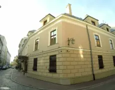 Descubre la magia de Cracovia en el Hotel Wawel: tu mejor opción para una estadía inolvidable