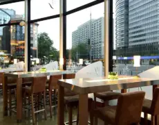 Descubre la elegancia y comodidad del Hotel Westin en Varsovia: ¡tu destino perfecto para unas vacaciones inolvidables!