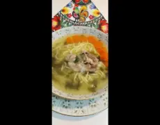 Descubre el delicioso sabor de Rosół, la sopa de pollo típica de Polonia que te conquistará
