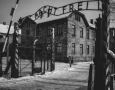 Descubre la impactante historia de Auschwitz-Birkenau en Polonia: Un viaje imperdible para turistas
